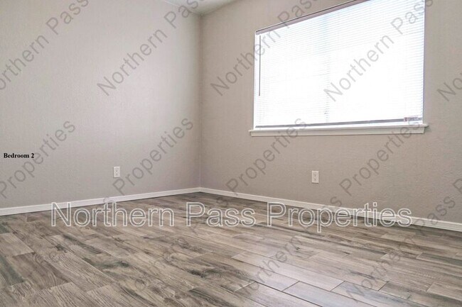 Building Photo - 5198 Viceroy Dr