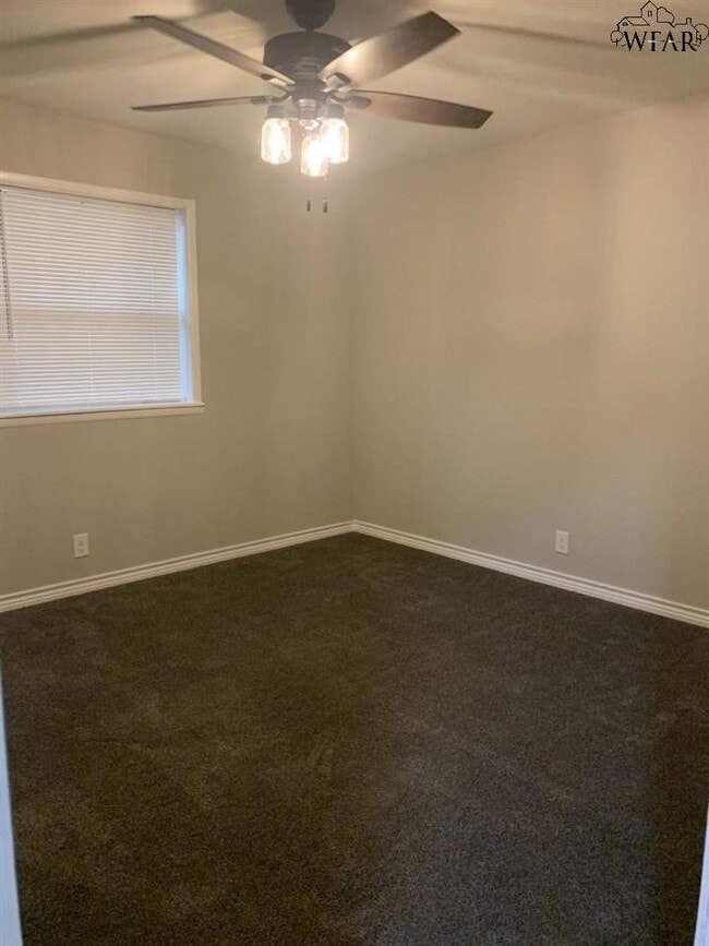 Building Photo - 4111 Stearns Ave