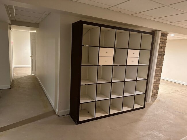 Building Photo - 5490 Fox Path Ln