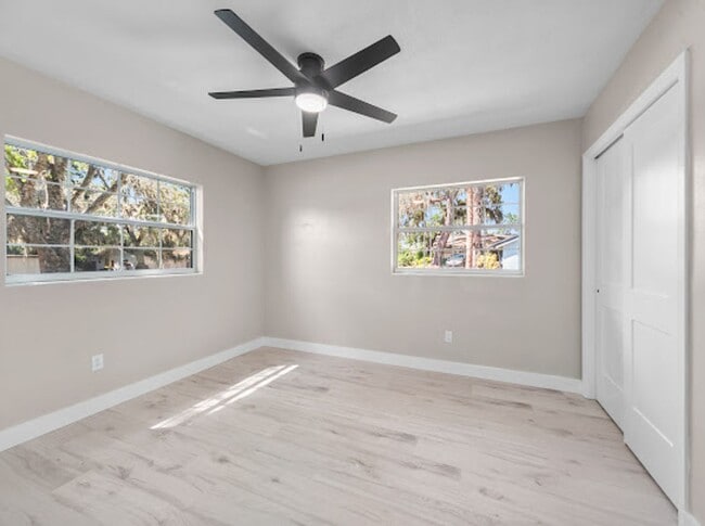 Building Photo - Completely Renovated 3/2 in Lake Conway Es...