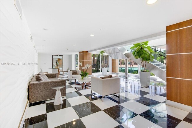 Building Photo - 1800 N Bayshore Dr