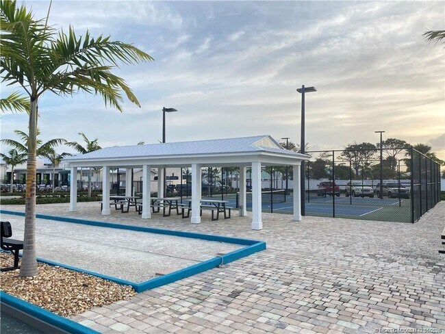 Building Photo - 44 NE Nautical Dr