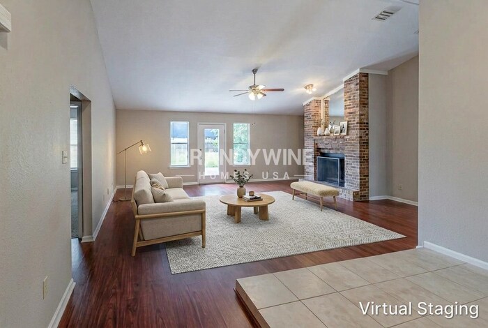 Building Photo - 3363 Hampstead Dr