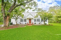 Building Photo - Beautiful Lake Home Rental in Norfolk!