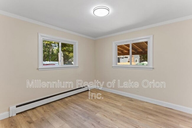 Building Photo - 24034 Meadowlark St