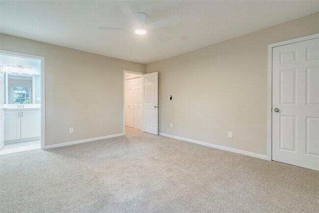 Building Photo - 10803 Sans Souci Pl