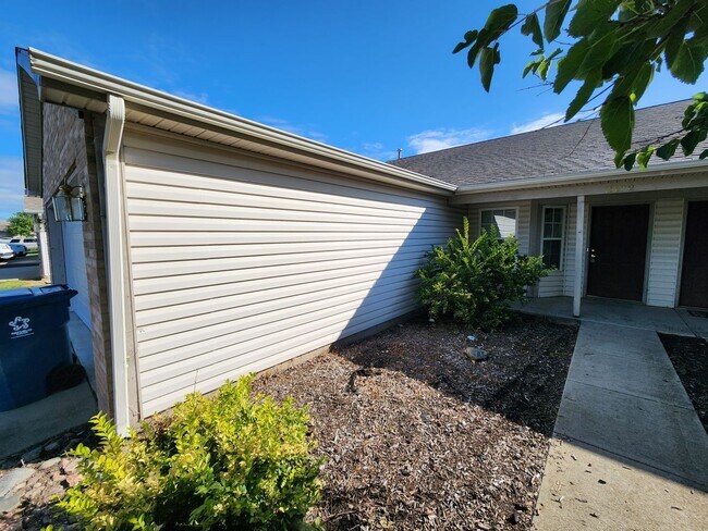 Building Photo - 2399 Hopkins Dr