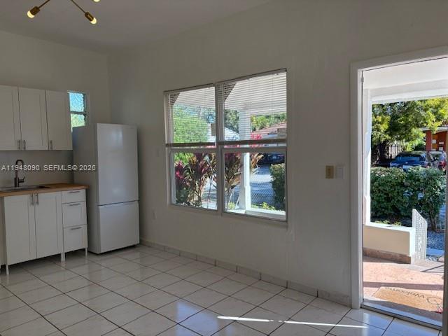 Building Photo - 752 NW 24th Ct