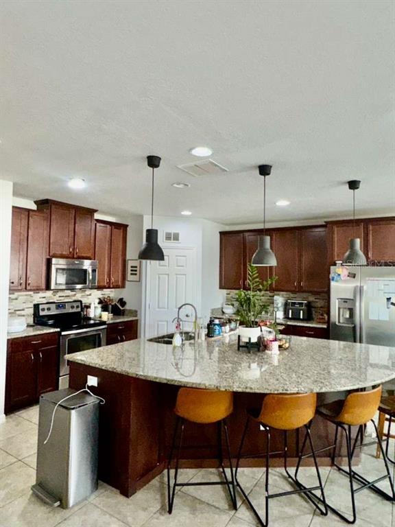 Building Photo - 2625 Waterline St