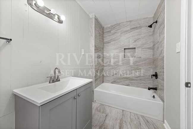 Building Photo - Step into a piece of Memphis history with this stunning, newly renovated home!!! Section 8 Welcom...