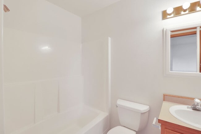 Building Photo - 732 NW Paragon Pl