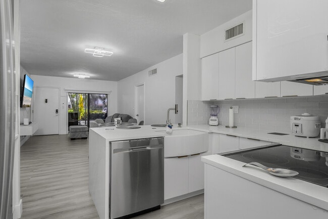 Building Photo - 201 S Collier Blvd