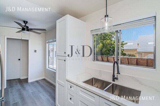 Building Photo - 4620 Hawley Blvd