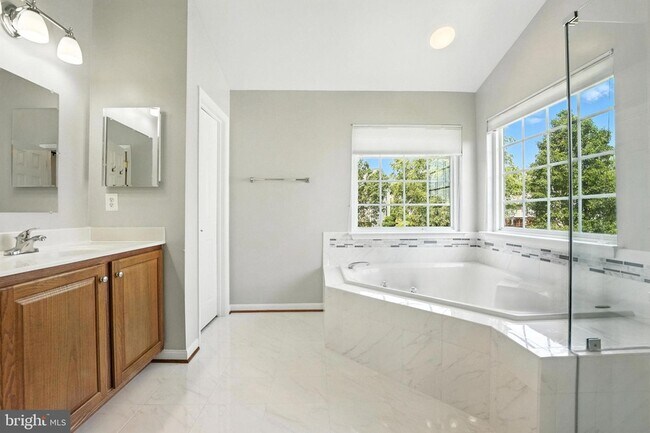 Building Photo - 9144 Big Springs Loop