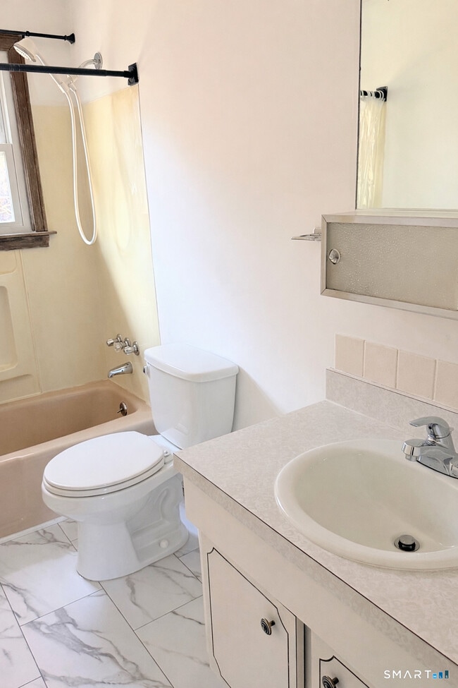 Building Photo - 195 Wall St