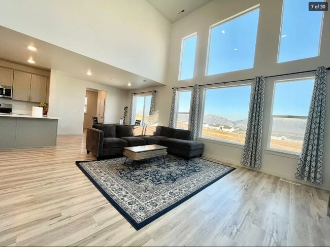 Building Photo - 2162 N Cloverleaf Wy