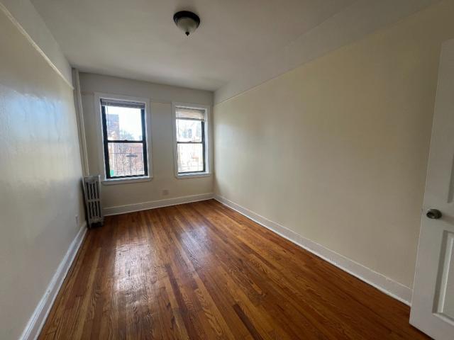 Building Photo - 2 bedroom in Sunnyside NY 11104