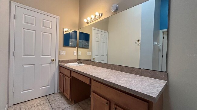 Building Photo - 252 Bramley Ct