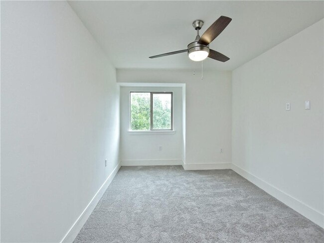 Building Photo - 202 Conservation Dr