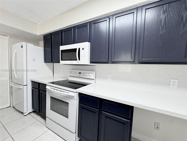 Building Photo - 9905 Westwood Dr