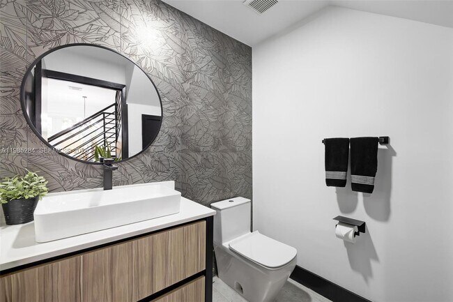 Building Photo - 7852 NW 116 Pl