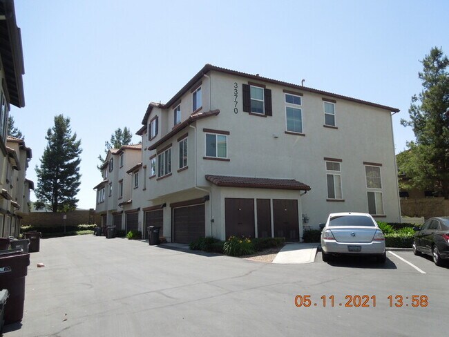 Building Photo - 33770 Willow Haven Ln