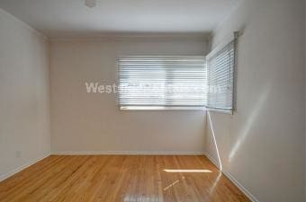 Building Photo - 944 21st St