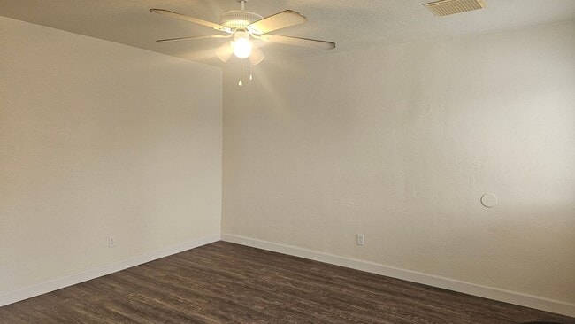 Building Photo - Terrace - Chilton