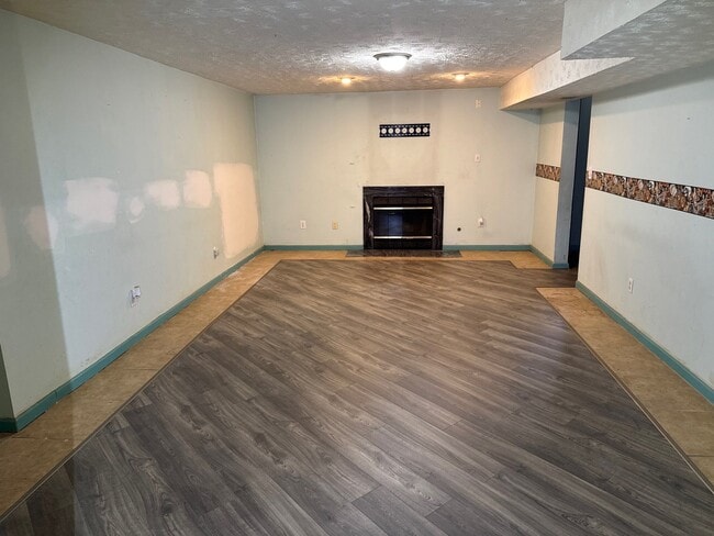 Building Photo - 4402 Dellafay Dr