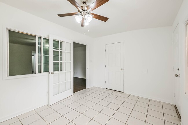 Building Photo - 5005 Georgi Ln