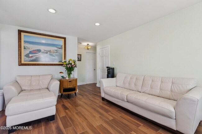 Building Photo - 1382 Ocean Ave