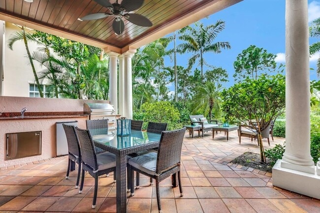 Building Photo - 128 Tulip Tree Ct