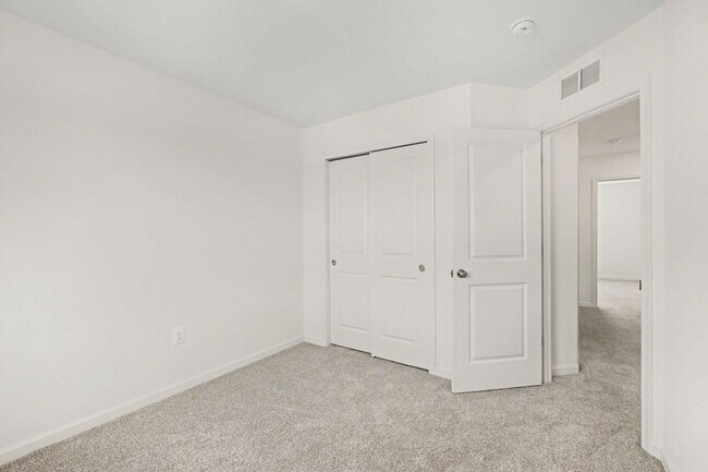 Building Photo - Built 2024 | Modern Townhome Near Fredericksburg – More Space, Better Value