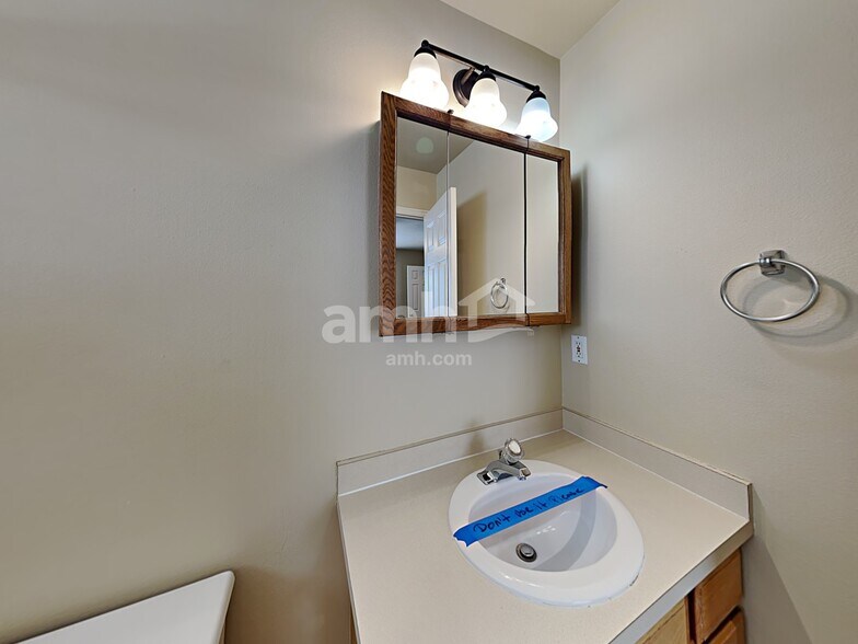 Building Photo - 326 S 1530 E