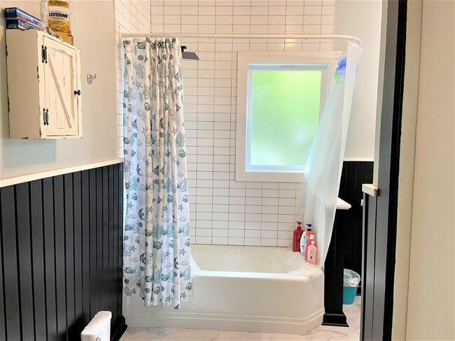 Building Photo - 325 Union St