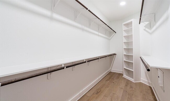 Building Photo - 5210 Schuler St