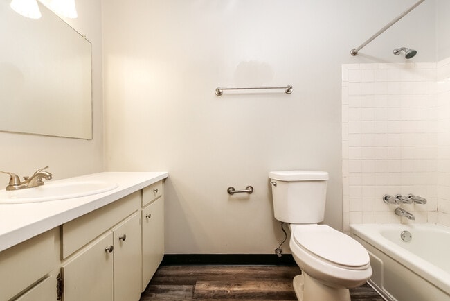 Building Photo - Comfortable 3 Bedroom Home in Independence