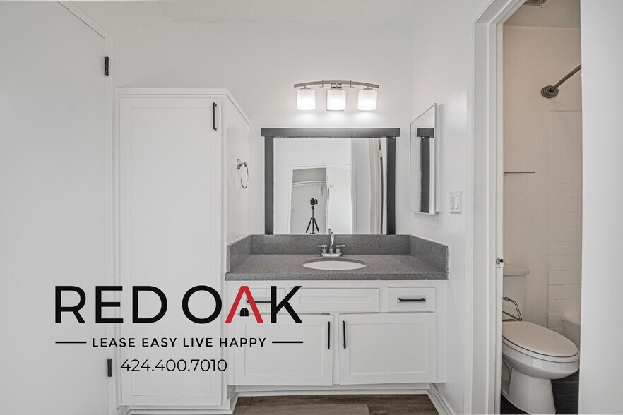 Building Photo - 5119 Fountain Ave