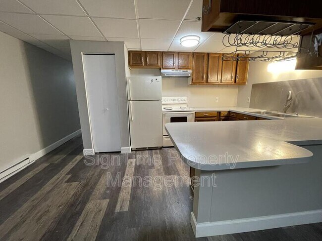 Building Photo - 69 Broadway