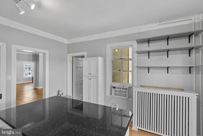 Building Photo - 159 Conduit St
