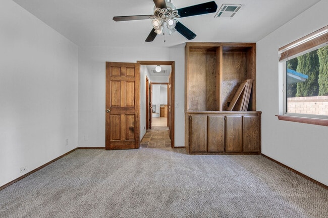 Building Photo - 2503 Brentwood Dr