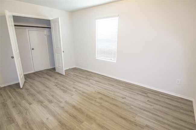 Building Photo - 5622 Adelaide River Dr