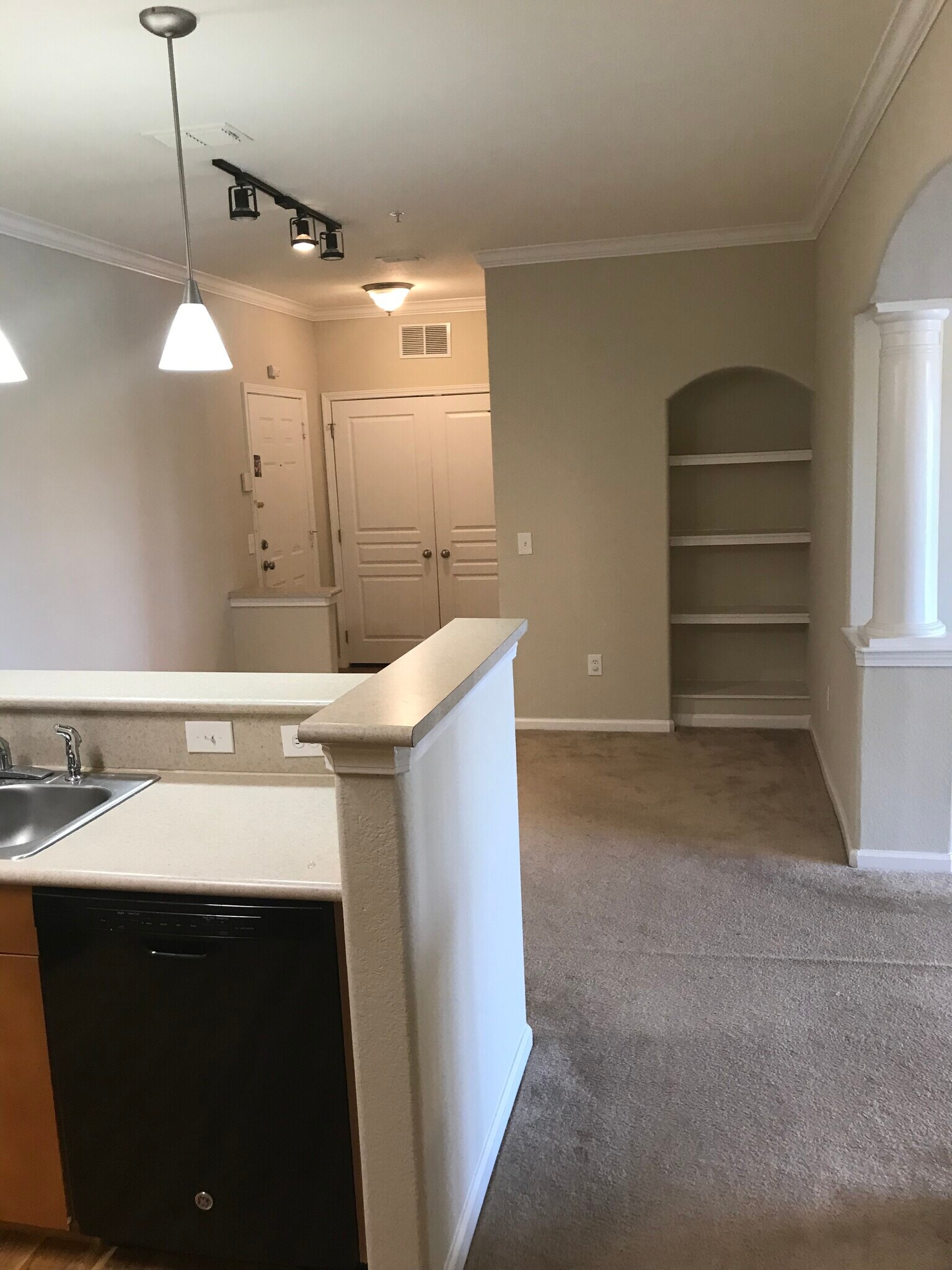 Kitchen front entrance view - 8290 Gate Pkwy W