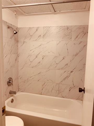 Building Photo - 333 Melrose Dr