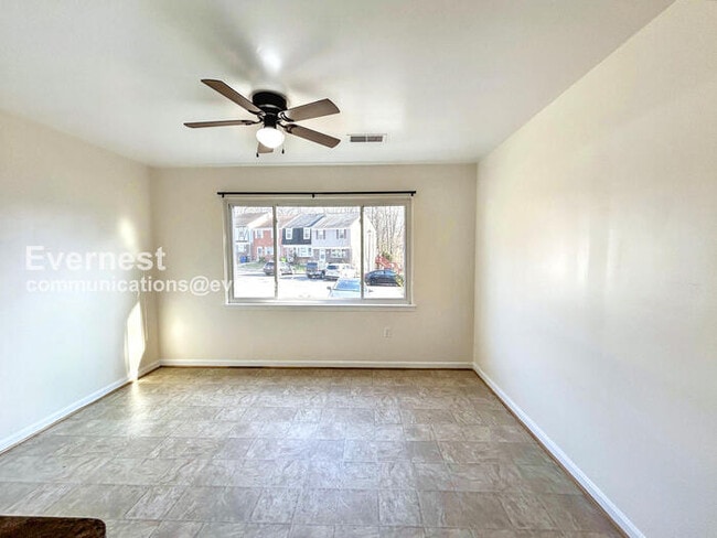 Building Photo - 1246 Thomas Jefferson Pl