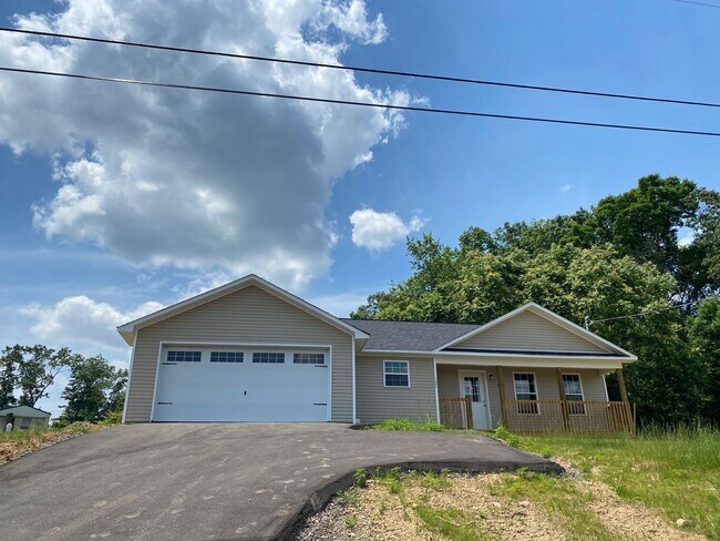 Primary Photo - Single Family Home in White Pine TN
