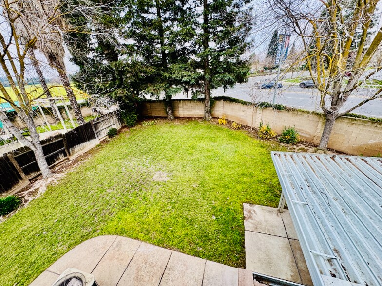Building Photo - 3602 Swan Ct