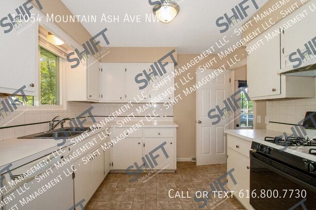 Building Photo - 11054 Mountain Ash Ave NW