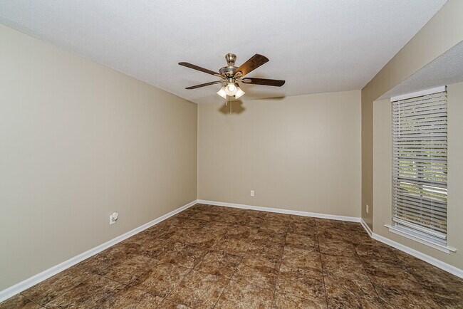 Building Photo - 1416 Maralyn Dr