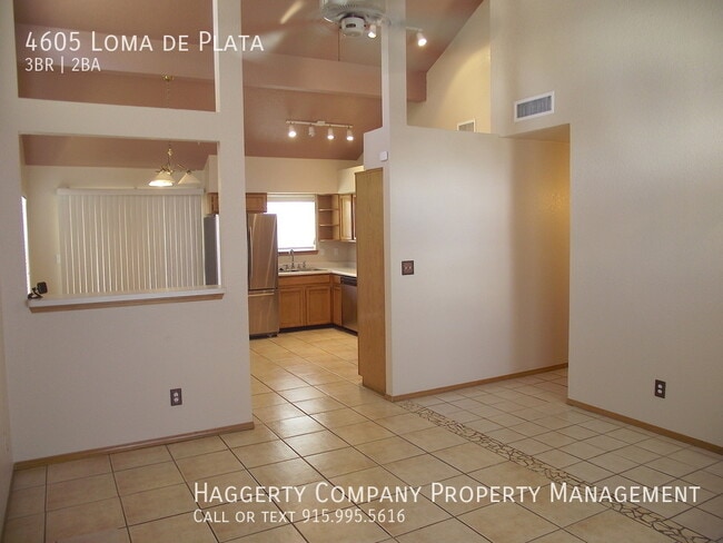Building Photo - 4605 Loma De Plata Dr